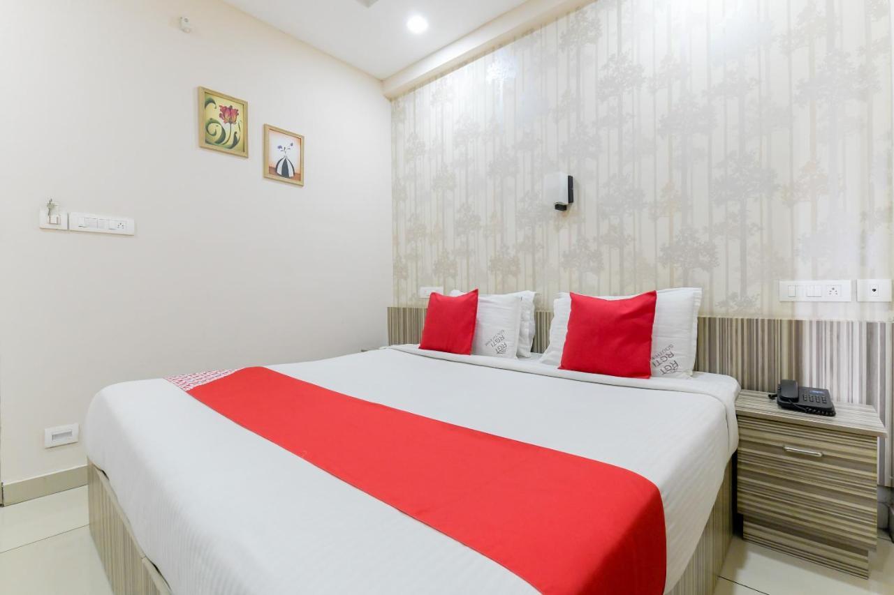 Oyo 7077 Reegate Inn Kochi Exterior photo